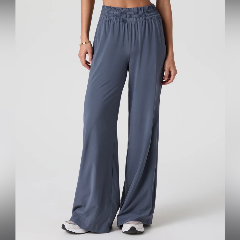 NWOT Vuori Azure Blue/Grey Villa Wideleg Pant